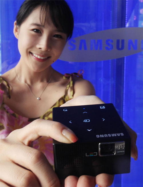 Samsung SP-H03 Pico Projector