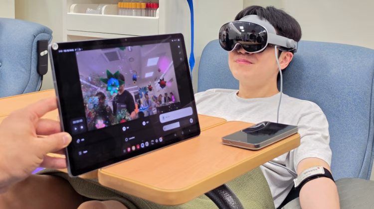 Blood Donor using Galaxy XR